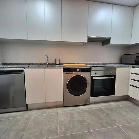 R2R - Apartamento Acogedor Con Garaje - 650A * Oviedo