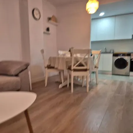 R2R - Apartamento Acogedor Con Garaje - 650A * Oviedo