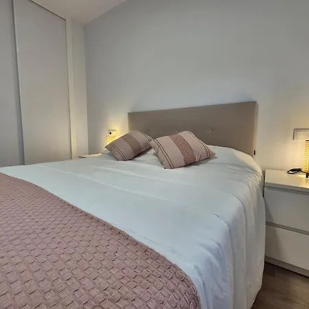R2R - Apartamento Acogedor Con Garaje - 650A Oviedo