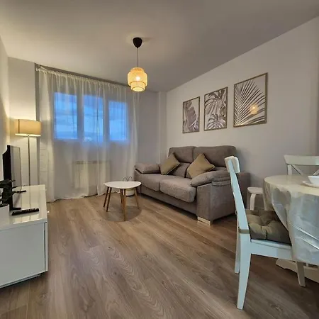 R2R - Apartamento Acogedor Con Garaje - 650A